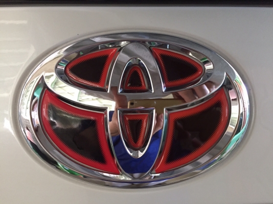 ขายโลโก้แดงติดฝาท้าย TOYOTA รุ่น ALPHARD ปี 08-14 ขายโลโก้แดงติดฝาท้าย TOYOTA รุ่น ALPHARD ปี 08-14