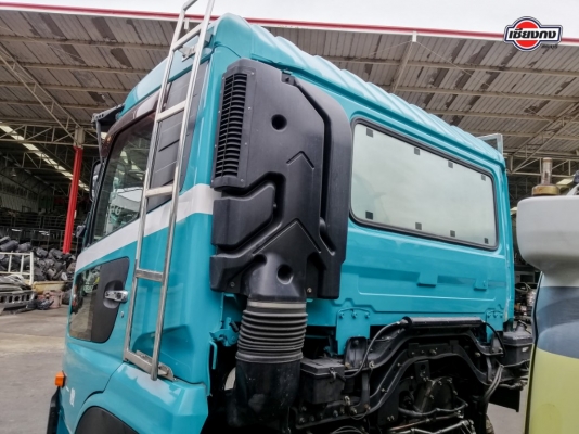 หัวเก๋ง Nissan UD Quon เครื่องยนต์ GE13 TURBO INTER  370 PS สีฟ้า