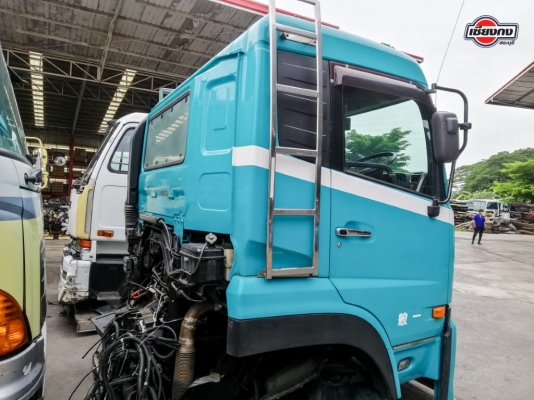 หัวเก๋ง Nissan UD Quon เครื่องยนต์ GE13 TURBO INTER  370 PS สีฟ้า