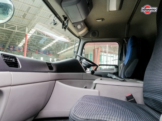 หัวเก๋ง Nissan UD Quon เครื่องยนต์ GE13 TURBO INTER  370 PS สีฟ้า