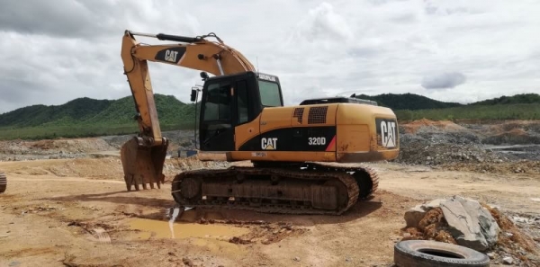 ขาย 1,250,000 CAT 320 ไฟฟ้าครบ เครื่องดี ปั้มแรง เอวแน่น ช่วงล่างแน่น เอกสารแจ้งจำหน่าย รถสวยพร้อมใช้งาน  รถอยู่ ราชบุรี 092-595-6777 061-446-2662 ญิ๋งยุ