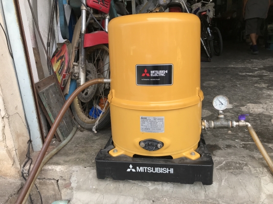 ขายปั๊มน้ำอัตโนมัติ Mitsubishi 200W พร้อมฝาครอบของใหม่ สภาพดี หมุนนิ่ม ตรวจเช็คแรงดันเรียบร้อย ไม่มีรั่วซึม พร้อมใช้งาน ราคา 2,800 บาทพร้อมส่ง