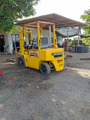 ขายรถโฟล์คลิฟท์ขนาด 2 ตัน สนใจติดต่อสอบถามคุณหนุ่ม086-0748399
