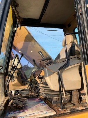 ขาย 695,000 CATTERPILAR 320C เล่มทะเบียน เครื่องดี ปั้มแรง โช่หนา เอวแน่น ไฟฟ้าครบ (แต่ขาดมอเตอร์คันเร่ง) รถอยู่ นครปฐม  092-595-6777 061-446-2662 ญิ๋งยุ