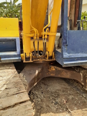 KOMATSU PC 120-3