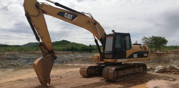 ขาย 1,250,000 CAT 320 ไฟฟ้าครบ เครื่องดี ปั้มแรง เอวแน่น ช่วงล่างแน่น เอกสารแจ้งจำหน่าย รถสวยพร้อมใช้งาน รถอยู่ ราชบุรี 090-772-3710 090-772-3708 ขาย 1,250,000 CAT 320 ไฟฟ้าครบ เครื่องดี ปั้มแรง เอวแน่น ช่วงล่างแน่น เอกสารแจ้งจำหน่าย รถสวยพร้อมใช้งาน รถอยู่ ราชบุรี 090-772-3710 090-772-3708