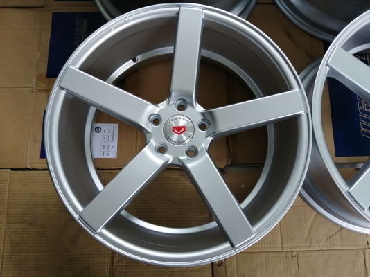 ล้อVossen CVT5 ขอบ20 สภาพสวย ไม่มีซ่อม ราคาไม่แพง