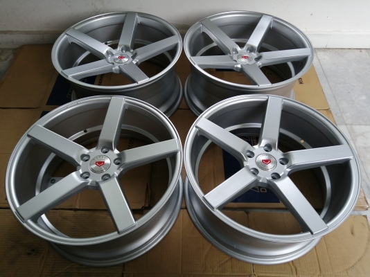 ล้อVossen CVT5 ขอบ20 สภาพสวย ไม่มีซ่อม ราคาไม่แพง