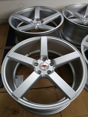ล้อVossen CVT5 ขอบ20 สภาพสวย ไม่มีซ่อม ราคาไม่แพง