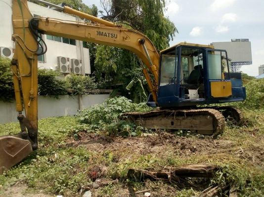 ขายรถแบคโฮ KOMATSU PC120-3 สภาพพร้อมไช้