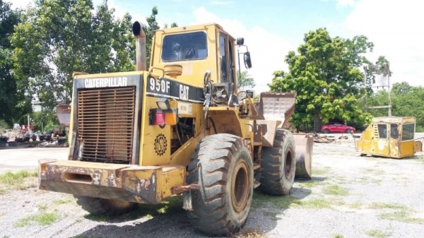 ขาย 695,000 CAT 950 F เครื่องดี เกียร์แรง เอวแน่น แขนตักสวย ยางใหม่ รถสวยพร้อมใช้ เอกสารซื้อขาย รถอยู่ นครราชสีมา 092-595-6777 061-446-2662 ญิ๋งยุ ขาย 695,000 CAT 950 F เครื่องดี เกียร์แรง เอวแน่น แขนตักสวย ยางใหม่ รถสวยพร้อมใช้ เอกสารซื้อขาย รถอยู่ นครราชสีมา 092-595-6777 061-446-2662 ญิ๋งยุ