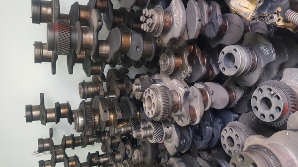 ข้อเหวียง เครื่องยนต์ ดีเซลทุกชนิด Hino  Isuzu  Nissan  Mitsubishi  Kubota  Yanmar  Komatsu