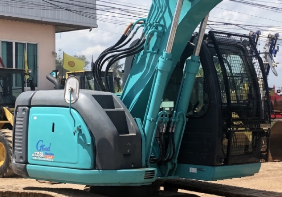 ขายรถขุด KOBELCO SK135SR หัวแม่เหล็ก นำเข้าเองจากญี่ปุ่น สภาพสวยพร้อมใช้ มีVDOการทำงานครับ