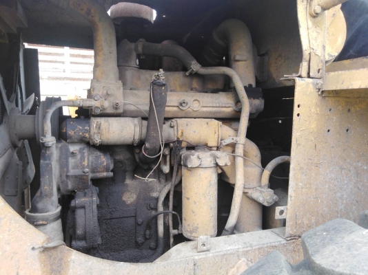 ขายรถตักล้อยาง 950 ดรัมเบรคมี 4 คันเครื่องติดทำงานได้ทุกถ้าเหมาหมดคันละ 180,000 ถ้าแยกคันละ 190,000