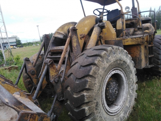 ขายรถตักล้อยาง 950 ดรัมเบรคมี 4 คันถ้เหมาหมดคันละ 180,000 ถ้าแยกคันละ 190,000