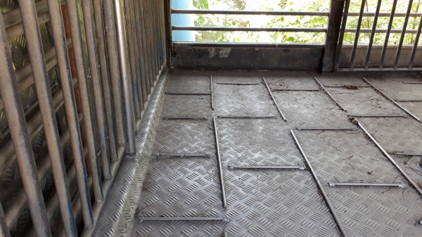 กระบะคอกหมู เหลส กว้าง 2.20 ยาว 4.50 ม.