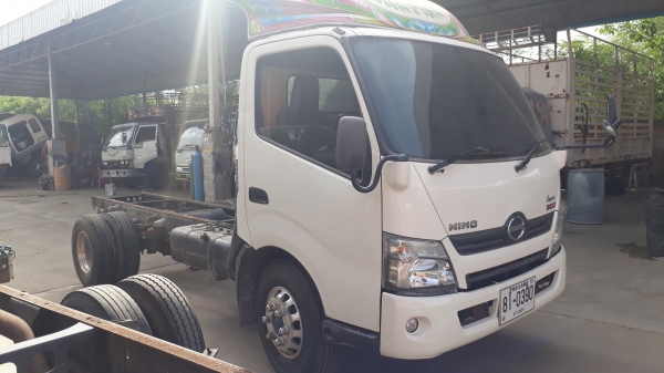 Hino Export 300 ปี 57 หัวลากคัสซี ช่วงล่าง F Hino Export 300 ปี 57 หัวลากคัสซี ช่วงล่าง F