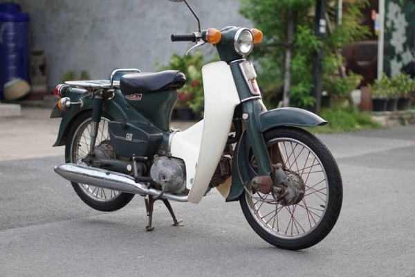 ร้าน วุฒิ นนบุรี ขาย HONDA C90A สีเดิมๆเพิ่มเติมเครื่องดีมาก