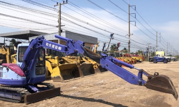 ขายรถขุด KOMATSU PC50UU-2 อาร์มยาวพิเศษ คอนโทรลสั้น นำเข้าเองจากญี่ปุ่น สภาพสวยพร้อมใช้ มีVDOการทำงานครับ