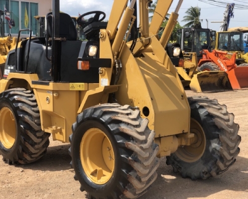 ขายรถตักล้อยาง CAT 902B ปี 2012 (6XX ชั่วโมง) นำเข้าเองจากญี่ปุ่น สภาพสวยพร้อมใช้ มีVDOการทำงานครับ