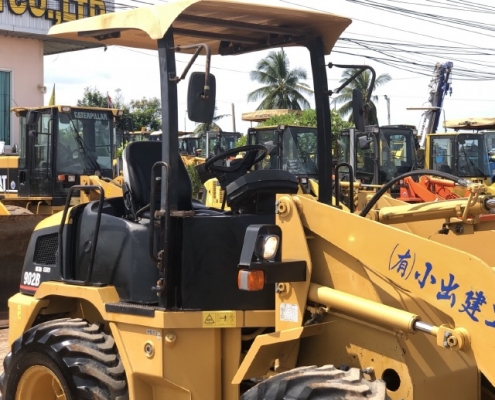 ขายรถตักล้อยาง CAT 902B ปี 2012 (6XX ชั่วโมง) นำเข้าเองจากญี่ปุ่น สภาพสวยพร้อมใช้ มีVDOการทำงานครับ