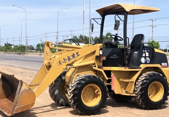 ขายรถตักล้อยาง CAT 902B ปี 2012 (6XX ชั่วโมง) นำเข้าเองจากญี่ปุ่น สภาพสวยพร้อมใช้ มีVDOการทำงานครับ