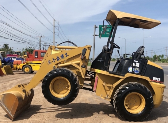 ขายรถตักล้อยาง CAT 902B ปี 2012 (6XX ชั่วโมง) นำเข้าเองจากญี่ปุ่น สภาพสวยพร้อมใช้ มีVDOการทำงานครับ