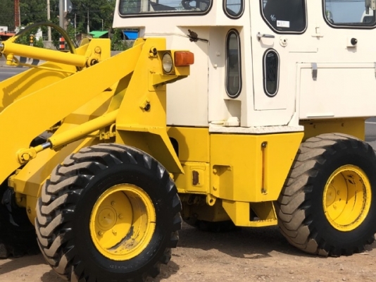 ขายรถตักล้อยาง KOMATSU WA30-2 (3,XXX ชั่วโมง) นำเข้าเองจากญี่ปุ่น สภาพสวยพร้อมใช้