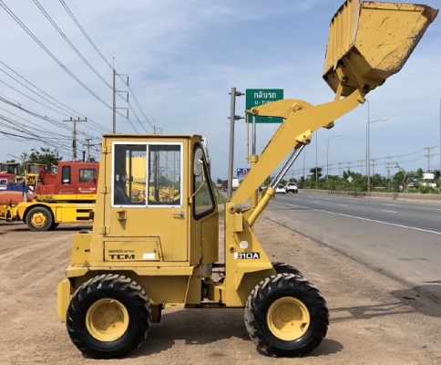 ขายรถตักล้อยาง TCM 810A-2 (เทียบเท่า WA30) (1,XXX ชั่วโมง) นำเข้าเองจากญี่ปุ่น สภาพสวยพร้อมใช้  มีVDOครับ