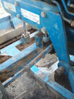 ขายรถไถ FORD 2 เพลา รุ่น 7610 รถพร้อมใช้ เอกสารเล่มทะเบียน