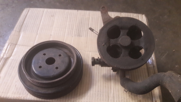 กระปุกปั่นเพาเวอร์ 4D56 ของไทรทันตัวแรก สายพานรุ่นมหม่ 4 ร่องพร้อม มู่เล่