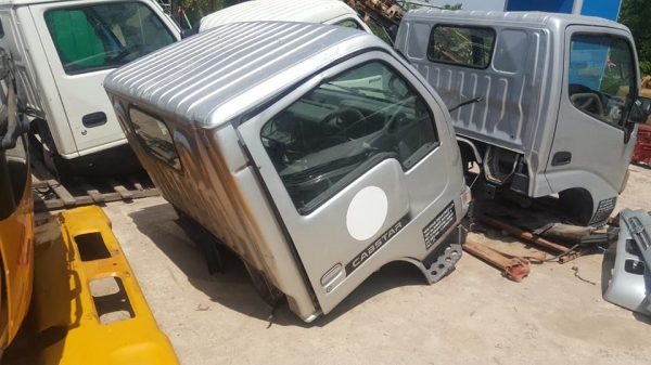 SALE*ขายถูกด่วนๆหัวเก๋ง รถบรรทุก 4ล้อใหญ่ ,6 ล้อเล็ก /CABIN NISSAN:CABSTAR สินค้าเก่านอก ขายตามสภพ