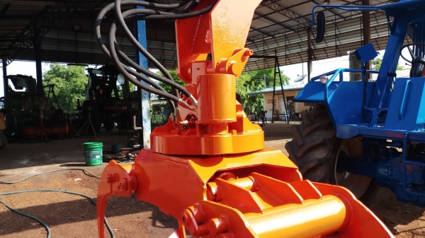 รถคีบไม้