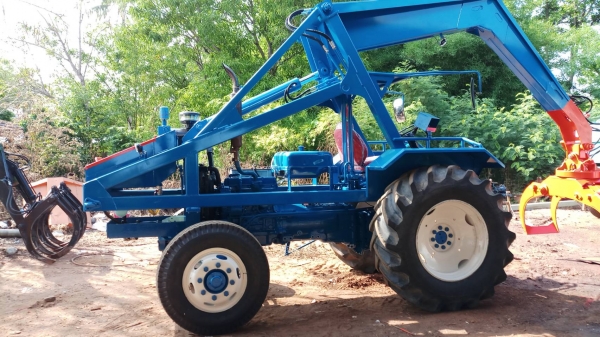 รถคีบไม้