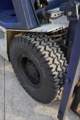 ขายถูกมาก KOMATSU FG18-11 ขนาดยก1.8ตัน เสายกสูง3เมตร เครื่องยนตร์เบนซิล เกียร์ธรรมดา