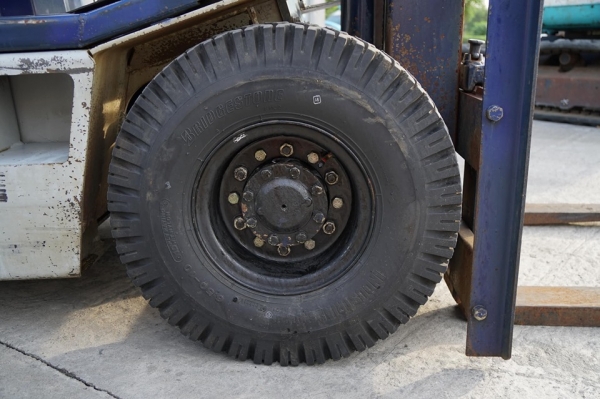 ขายถูกมาก KOMATSU FG18-11 ขนาดยก1.8ตัน เสายกสูง3เมตร เครื่องยนตร์เบนซิล เกียร์ธรรมดา