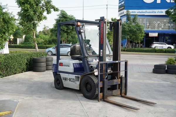 ขายถูกมาก KOMATSU FG18-11 ขนาดยก1.8ตัน เสายกสูง3เมตร เครื่องยนตร์เบนซิล เกียร์ธรรมดา