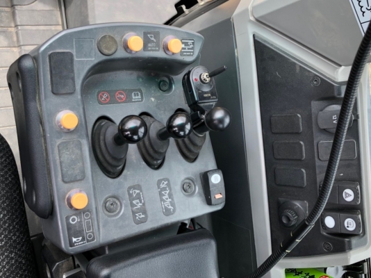 ขายรถตัก CATERPILLAR 966M สภาพพร้อมใช้ สนใจติดต่อ อำพล 090-9694506/ 080-3031241