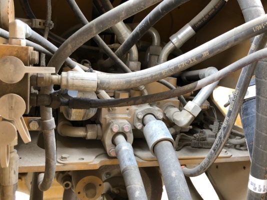 ขายรถตัก CATERPILLAR 966M สภาพพร้อมใช้ สนใจติดต่อ อำพล 090-9694506/ 080-3031241