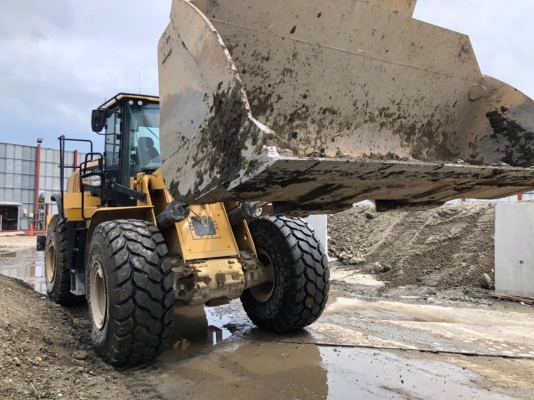 ขายรถตัก CATERPILLAR 966M สภาพพร้อมใช้ สนใจติดต่อ อำพล 090-9694506/ 080-3031241