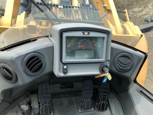 ขายรถตัก CATERPILLAR 966M สภาพพร้อมใช้ สนใจติดต่อ อำพล 090-9694506/ 080-3031241