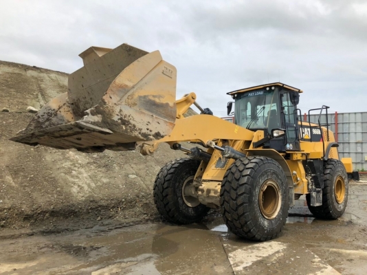ขายรถตัก CATERPILLAR 966M สภาพพร้อมใช้ สนใจติดต่อ อำพล 090-9694506/ 080-3031241