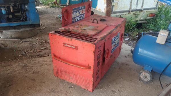 SALE FROM JAPAN เครื่องเชื่อมพร้อมชุดปั่นไฟDENYO เครื่องยนต์ดีเซล ,3 สูบ , สินค้าเก่านอก ขายตามสภาพ SALE FROM JAPAN เครื่องเชื่อมพร้อมชุดปั่นไฟDENYO เครื่องยนต์ดีเซล ,3 สูบ , สินค้าเก่านอก ขายตามสภาพ