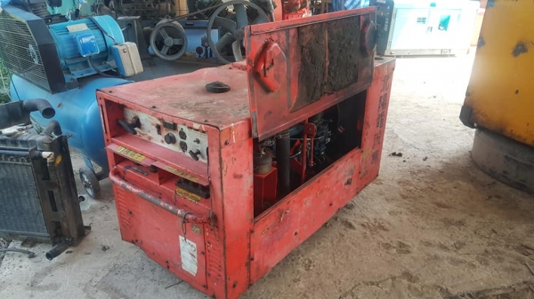 SALE FROM JAPAN เครื่องเชื่อมพร้อมชุดปั่นไฟDENYO เครื่องยนต์ดีเซล ,3 สูบ , สินค้าเก่านอก ขายตามสภาพ SALE FROM JAPAN เครื่องเชื่อมพร้อมชุดปั่นไฟDENYO เครื่องยนต์ดีเซล ,3 สูบ , สินค้าเก่านอก ขายตามสภาพ