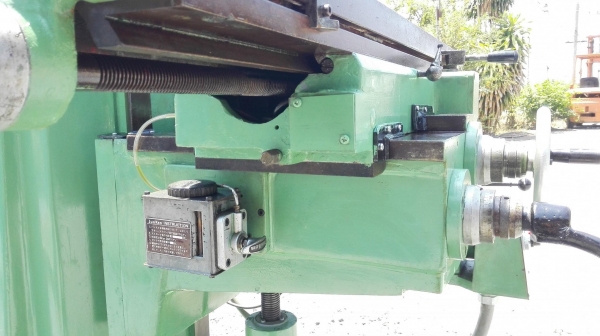 เครื่องมิลลิ่งใต้หวันM2 Milling MTW หัวสปินเดิลปรับรอบสายพาน ฟีดเดินเกียร์ปรับสปีดได้ ไฟ 380V สภาพสว