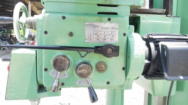 เครื่องมิลลิ่งใต้หวันM2 Milling MTW หัวสปินเดิลปรับรอบสายพาน ฟีดเดินเกียร์ปรับสปีดได้ ไฟ 380V สภาพสว