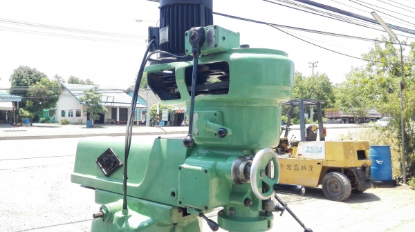 เครื่องมิลลิ่งใต้หวันM2 Milling MTW หัวสปินเดิลปรับรอบสายพาน ฟีดเดินเกียร์ปรับสปีดได้ ไฟ 380V สภาพสว เครื่องมิลลิ่งใต้หวันM2 Milling MTW หัวสปินเดิลปรับรอบสายพาน ฟีดเดินเกียร์ปรับสปีดได้ ไฟ 380V สภาพสว