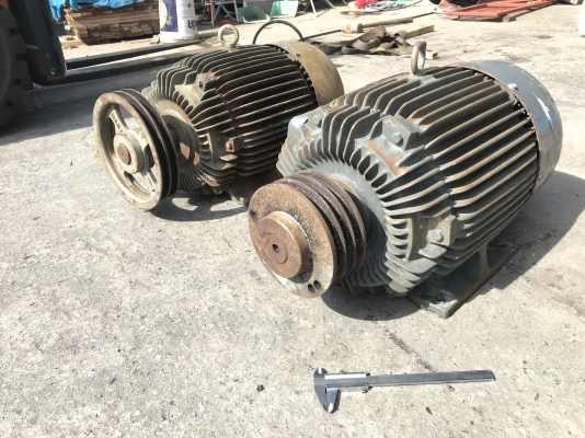 ขายมอเตอร์ไฟฟ้า Carrier 15HP. 380V 1450rpm. สภาพสวยเดิมๆ หมุนนิ่ม พร้อมใช้งาน มี 2ตัวครับ ราคาตัวละ 7,800 บาท