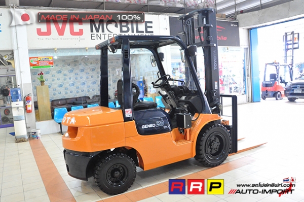 ขายรถโฟล์คลิฟท์มือสอง TOYOTA รุ่น 7FDJ30-12786 นำเข้าจากประเทศญี่ปุ่น 100\% ไม่เคยใช้งานในไทย