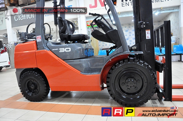 ขายรถโฟล์คลิฟท์มือสอง TOYOTA รุ่น 8FG30-30115 นำเข้าจากประเทศญี่ปุ่น 100\% ไม่เคยใช้งานในไทย